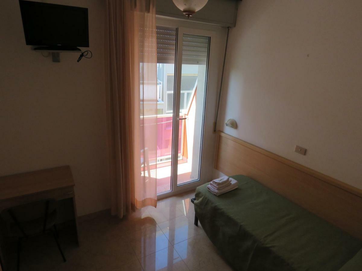 Hotel Cliff Rimini Zewnętrze zdjęcie